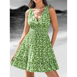 NWT Cupshe Sleeveless Wrap Dress Size Medium Floral Green Rayon Beach Summer‎